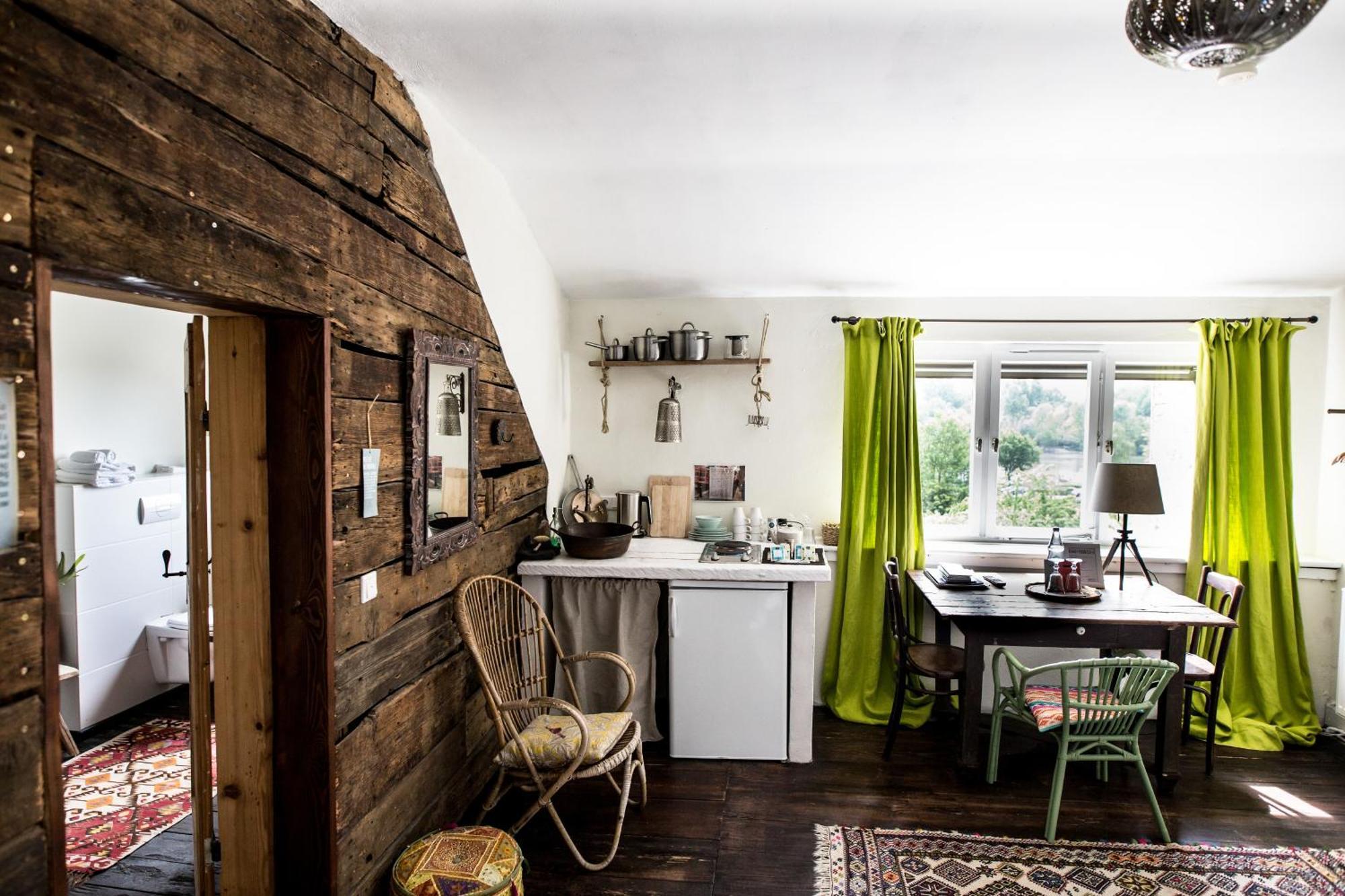Liegen;Schaft Guesthouse Oestrich-Winkel Szoba fotó